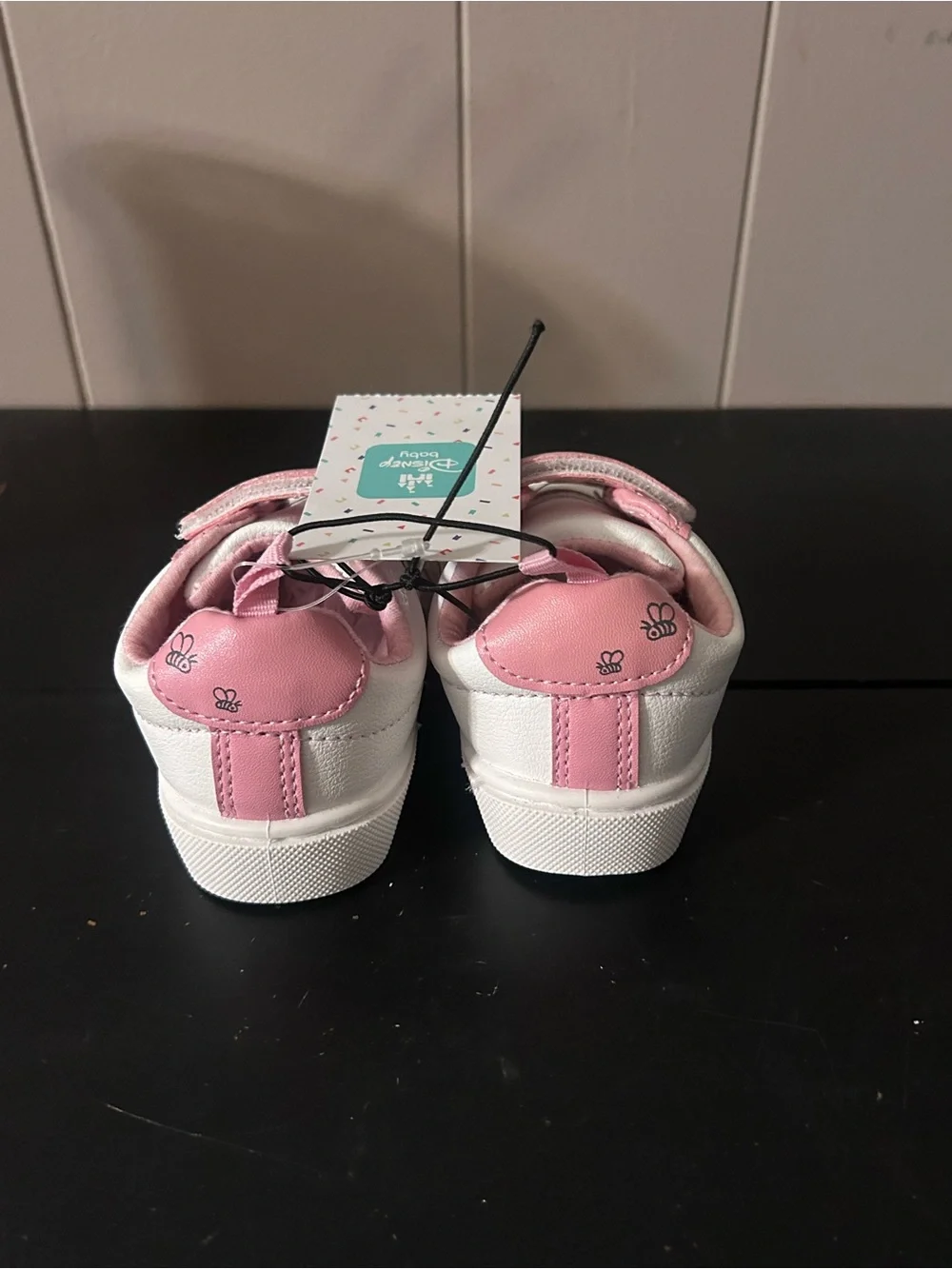 Disney Baby Winnie the Pooh Pink Hook Loop Sneakers Infant Girls Size 4 NWT